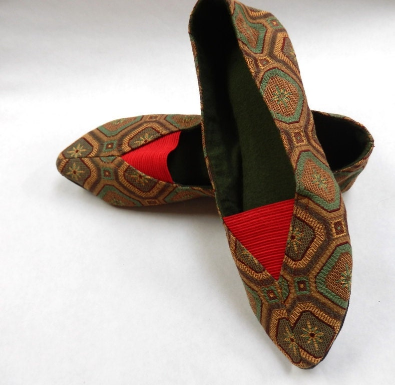 Geometric Tapestry Slippers Size 7
