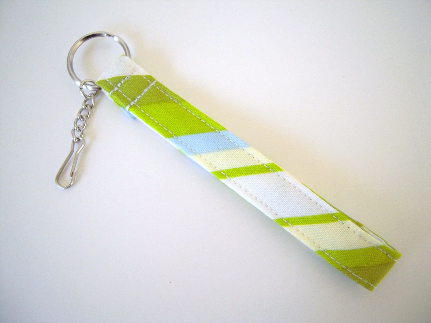 Keychain/Slash/Around 8"