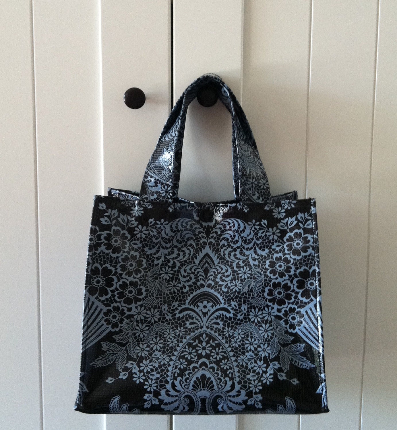 Beth's Gray/Black Paradise Oilcloth Lunch Box
