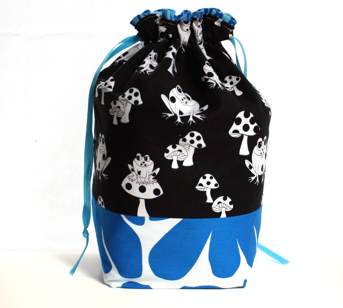 Knitting Project Bag, Drawstring Closure, Square Bottom, Black White Blue, Frog Flower Blah, Supply Clip