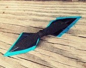 feather bow hairclip/bowtie  bl/tuq