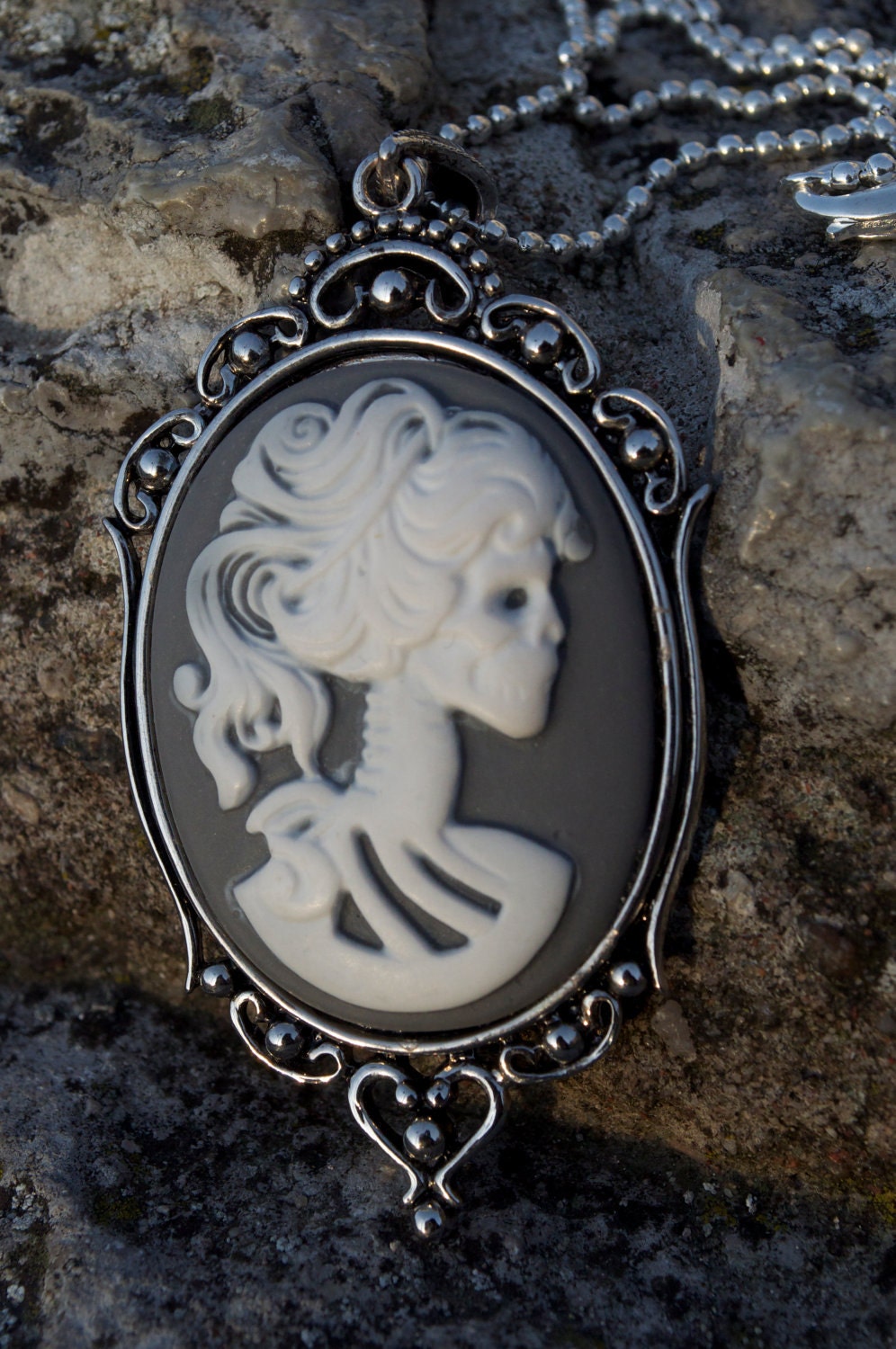 Belle Morte Cameo Pendant