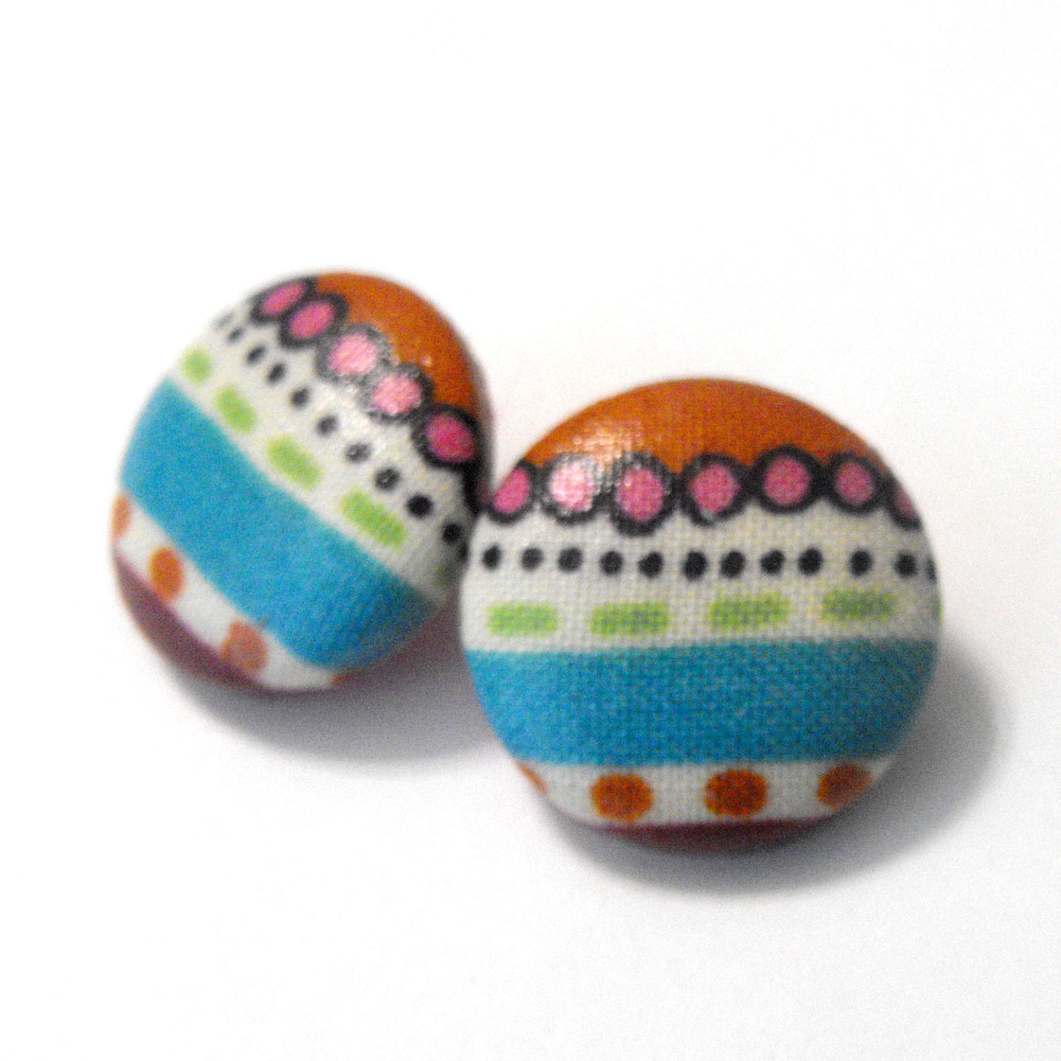Button Earrings // Akila // 7/8 in // 2.2 cm