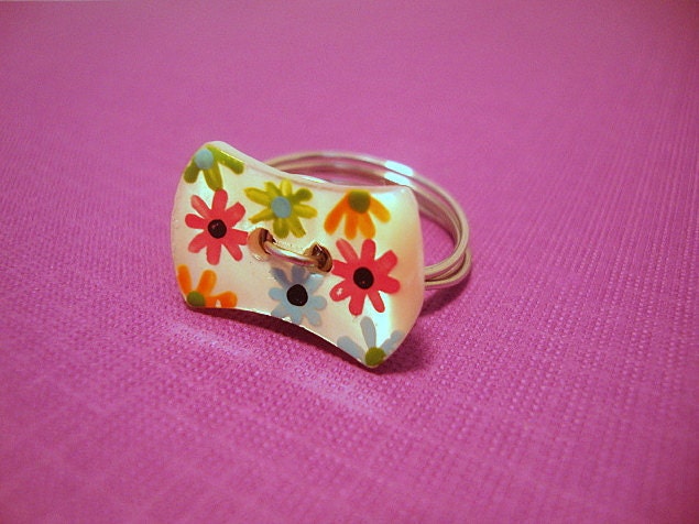 Flower Power Button Ring