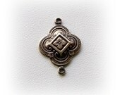 4 - Quadrafoil Clover Connector Antique Brass Ox Finish - Jewelry Findings - Stampings (C)