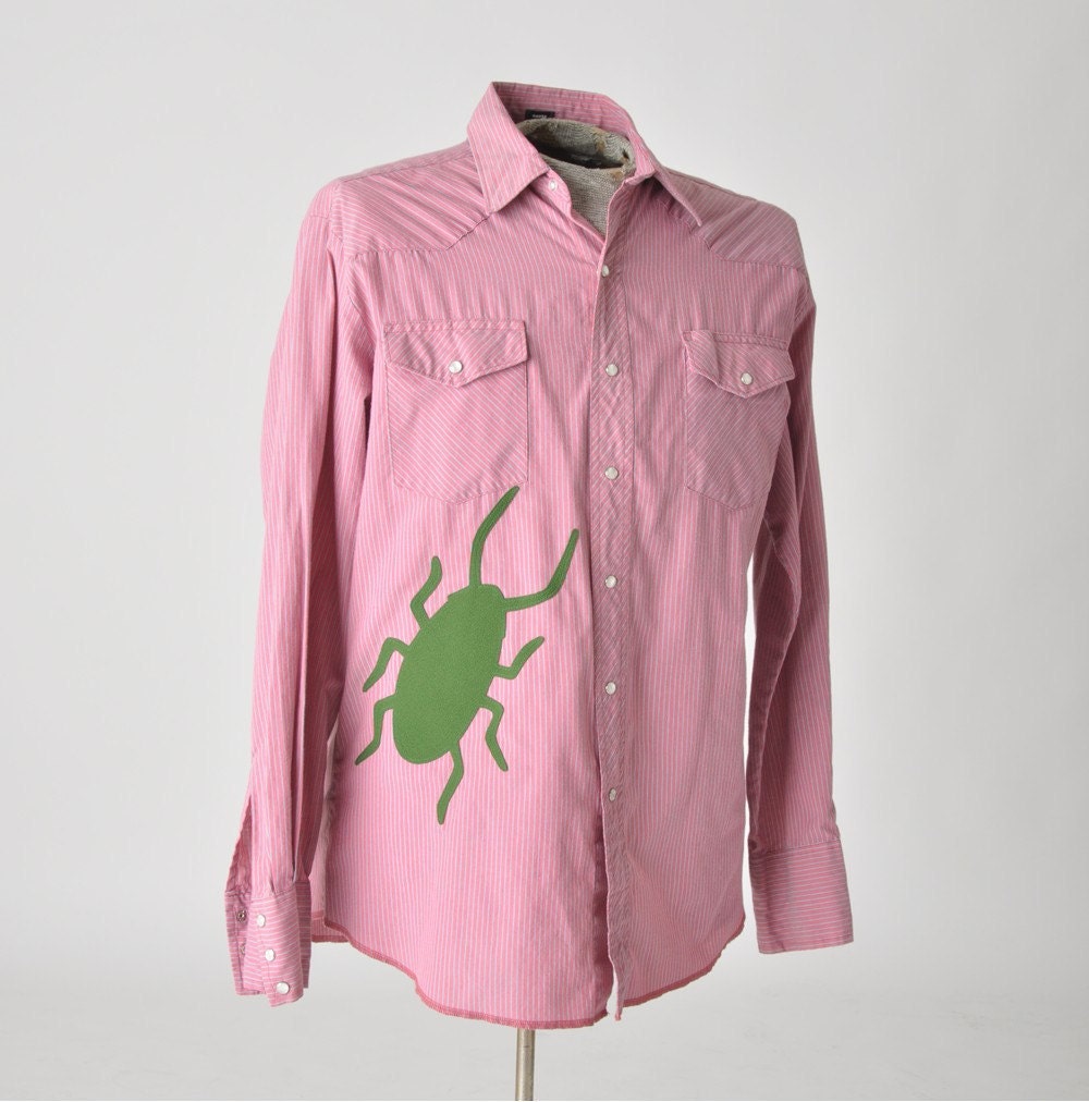 snap front western shirt with cockroach - men large w/ x long tails