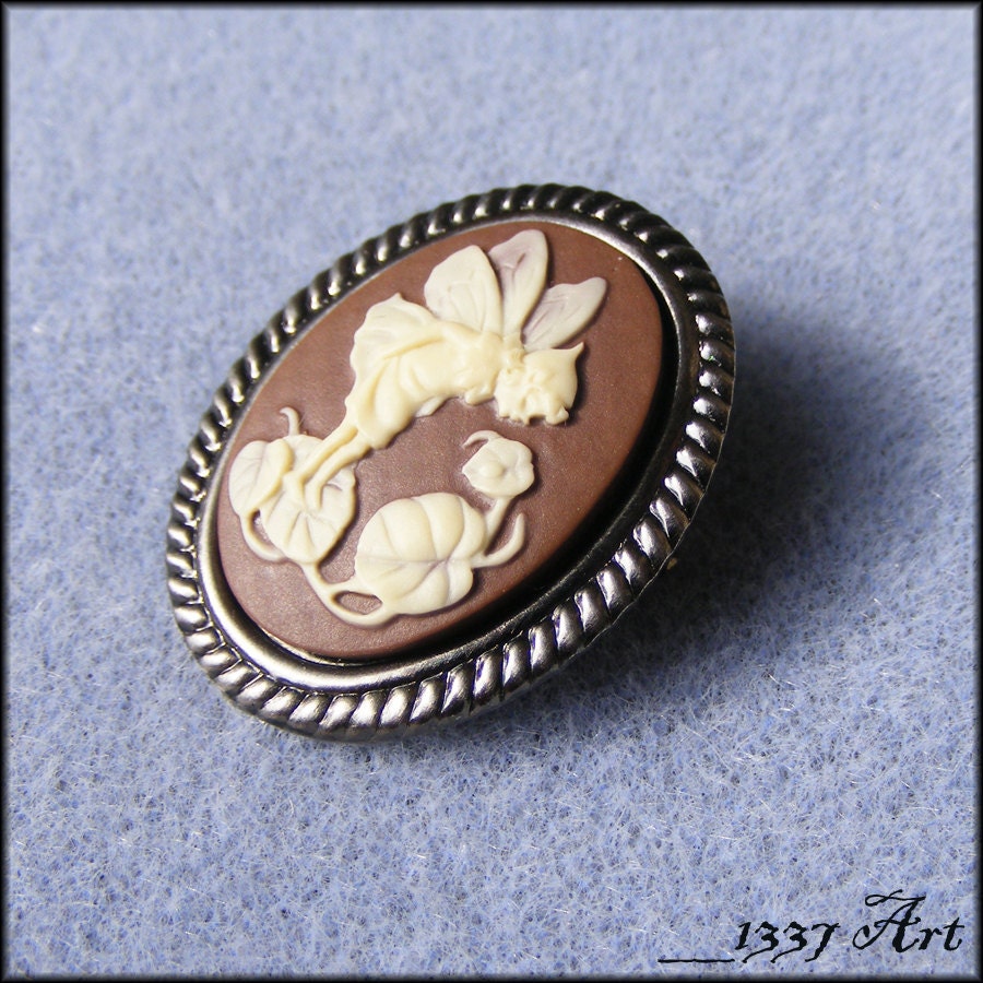 Fairy Cameo Brooch Pendant Cream on Brown 25x18mm
