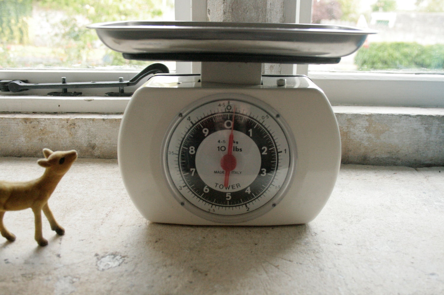 retro vintage tower kitchen scales