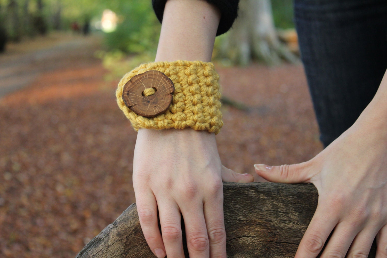 handcrochet golden cuff/bracelet with stunning Oak button