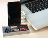 Nintendo Controller iPhone Dock - iPhone 4/4S and 3/3GS