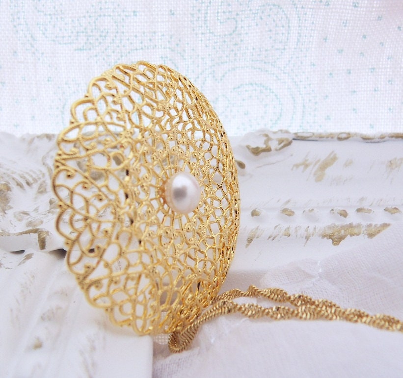 Classic Lacy Gold  Pendant with a Pearl on Golden Chain
