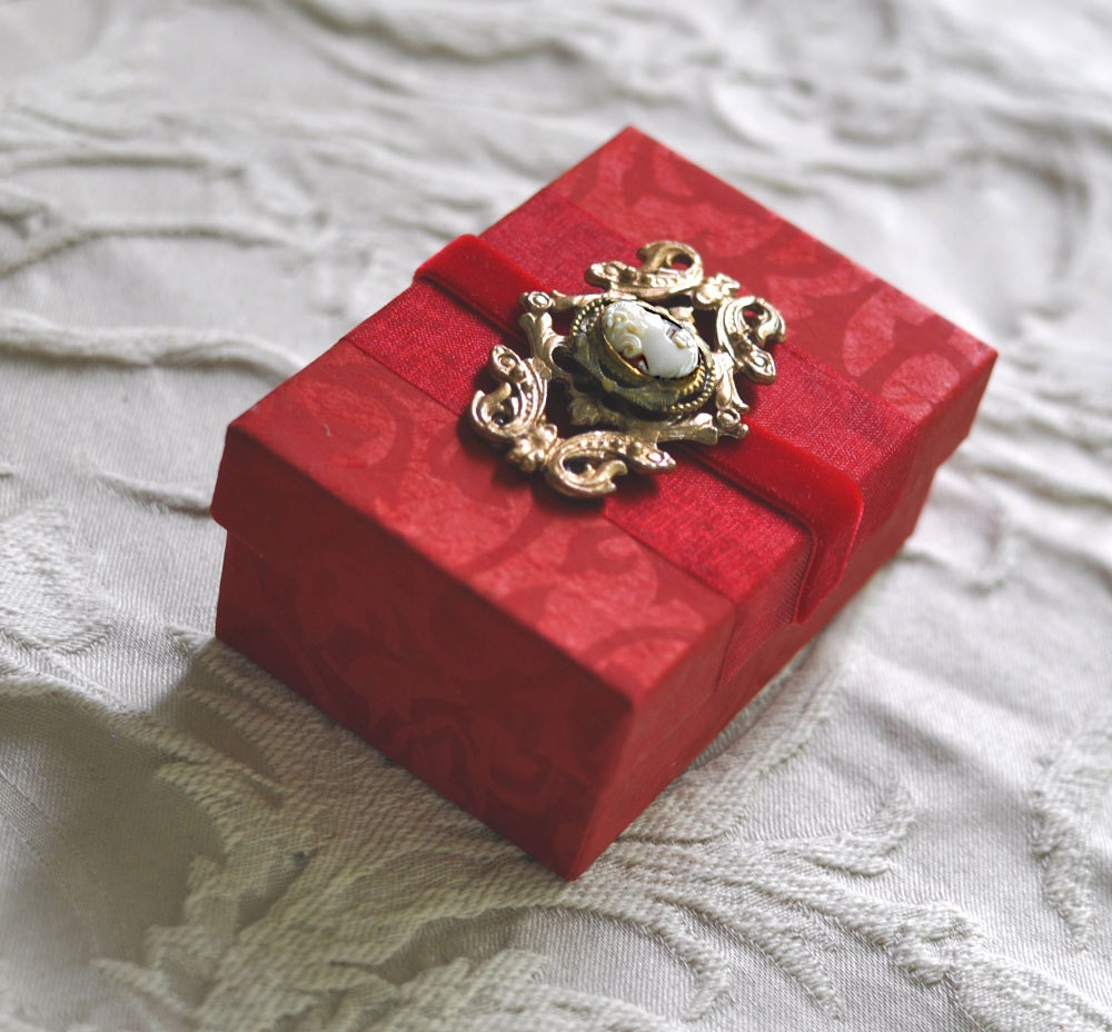 Valentine Elegant Eleanor Treasure Steampunk Maiden Keepsake Goddess Cameo Trinket Box