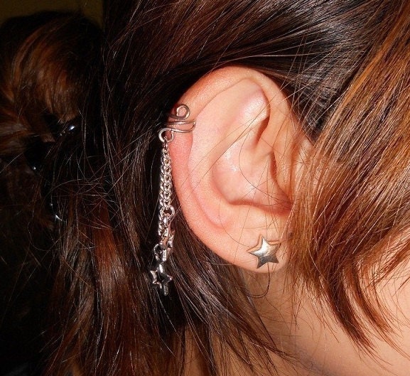 Stars charm wire cuff
