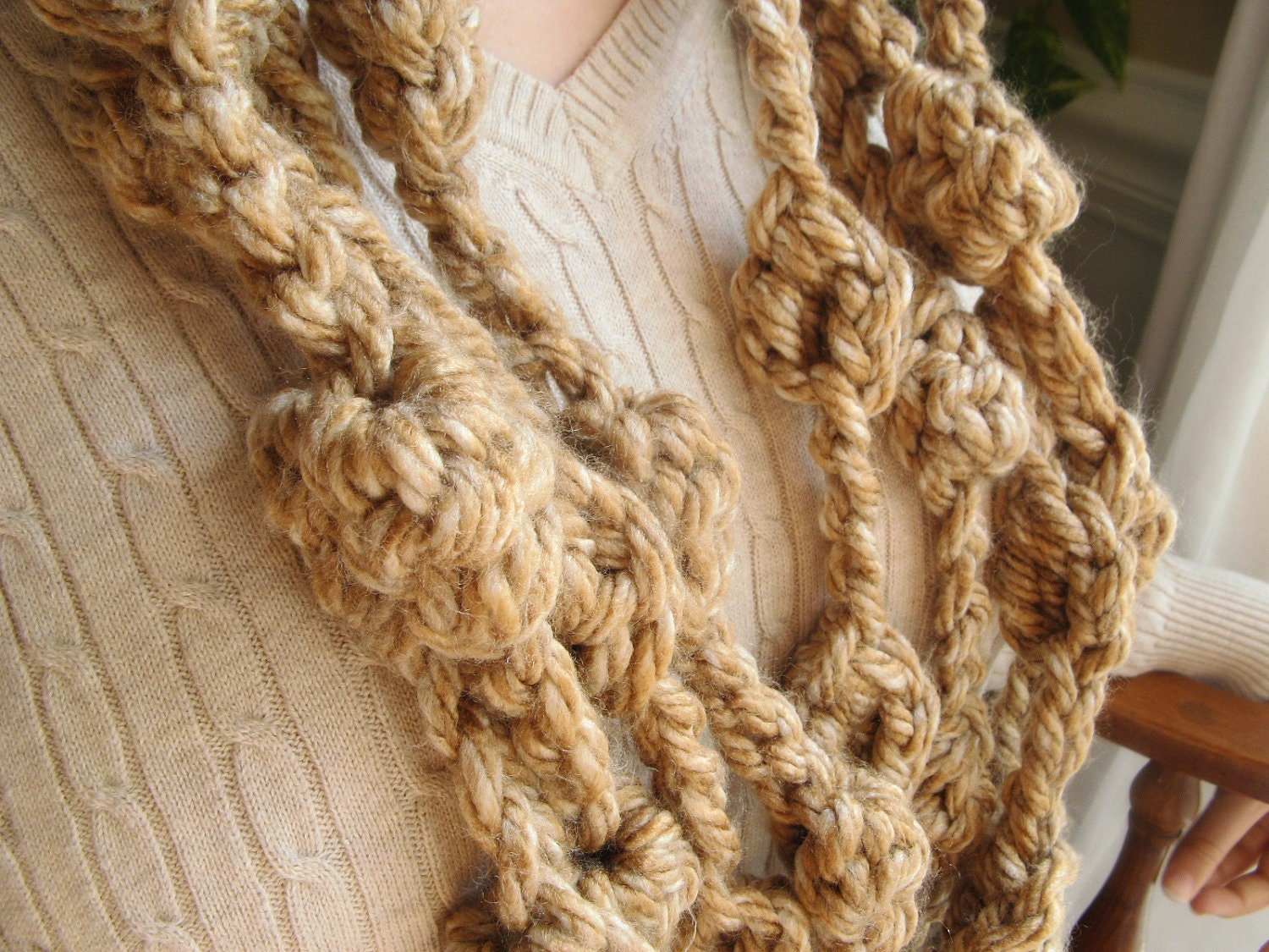 Scarf Necklace Yarn Tan Toffee Cream Crochet Bobble Chunky 4.5 Yards