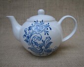 Teapot with Swedish Rosemaling Design