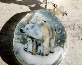 Polar bears , mom and babys - Fused glass pendant