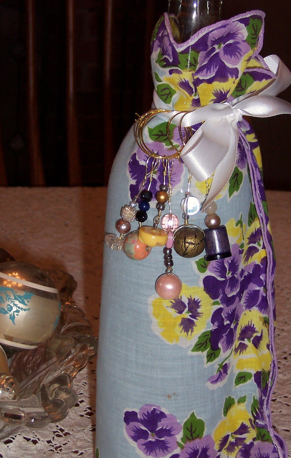 Wine Bottle Bag and 6 Wineglass Charms, Hostess Set - Vintage fabrics & buttons