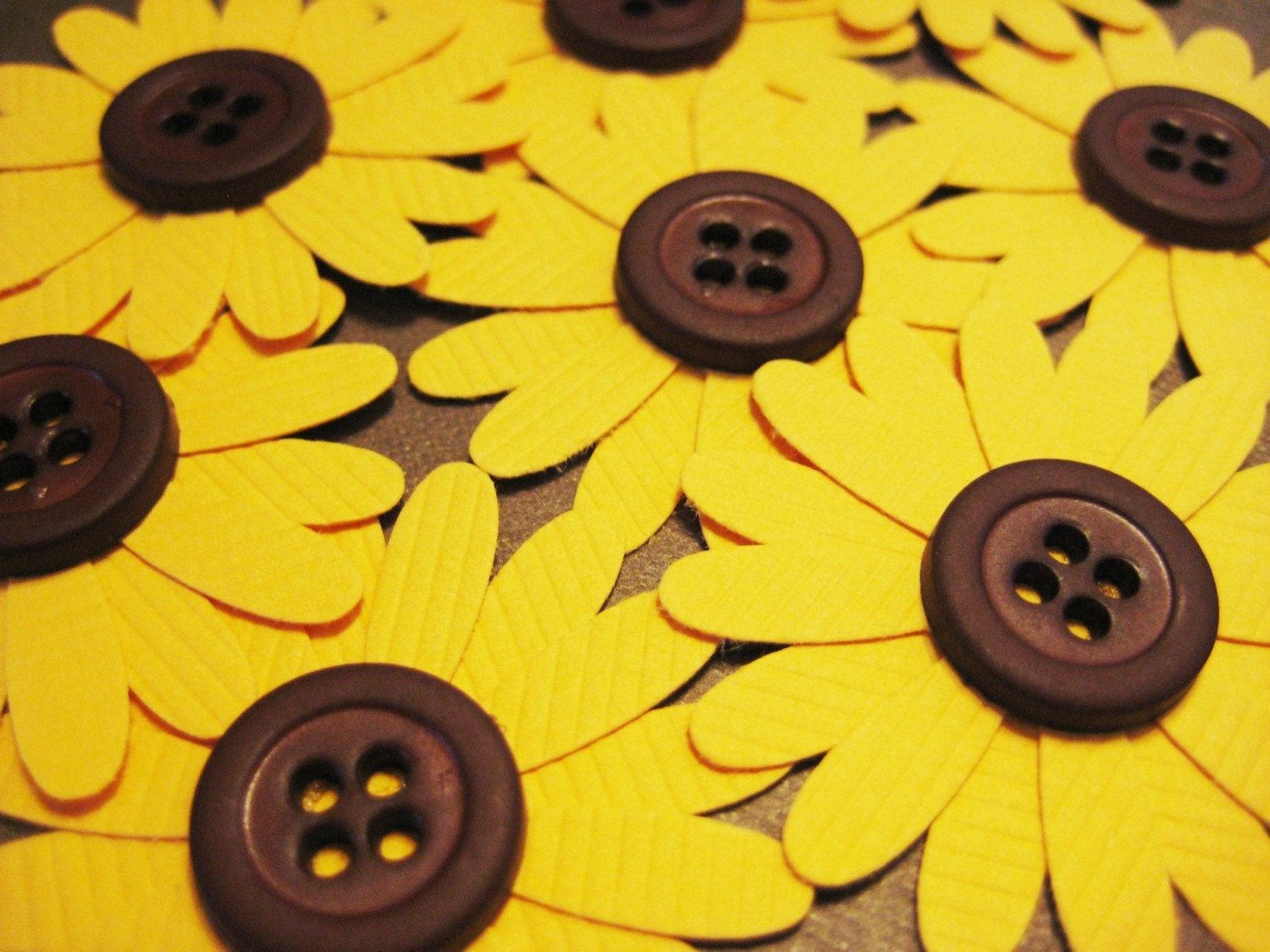 Sunflower embellishments, set of 8