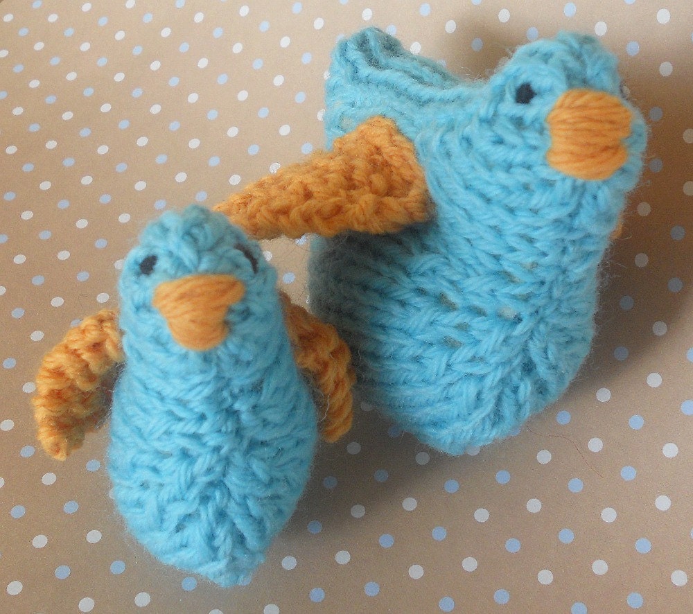 Waldorf Inspired Toy - Momma and baby birds - knit for you in the colors of your choice