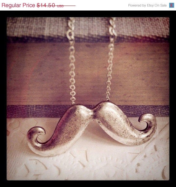 Moustache necklace oxidized silver.