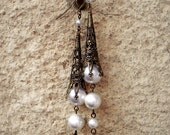 Pearl dangling earrings