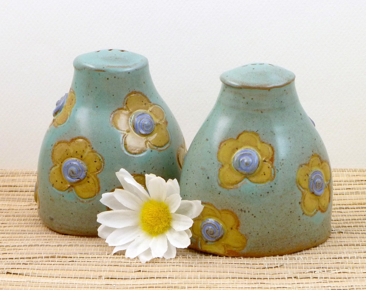 Ceramic salt and pepper set