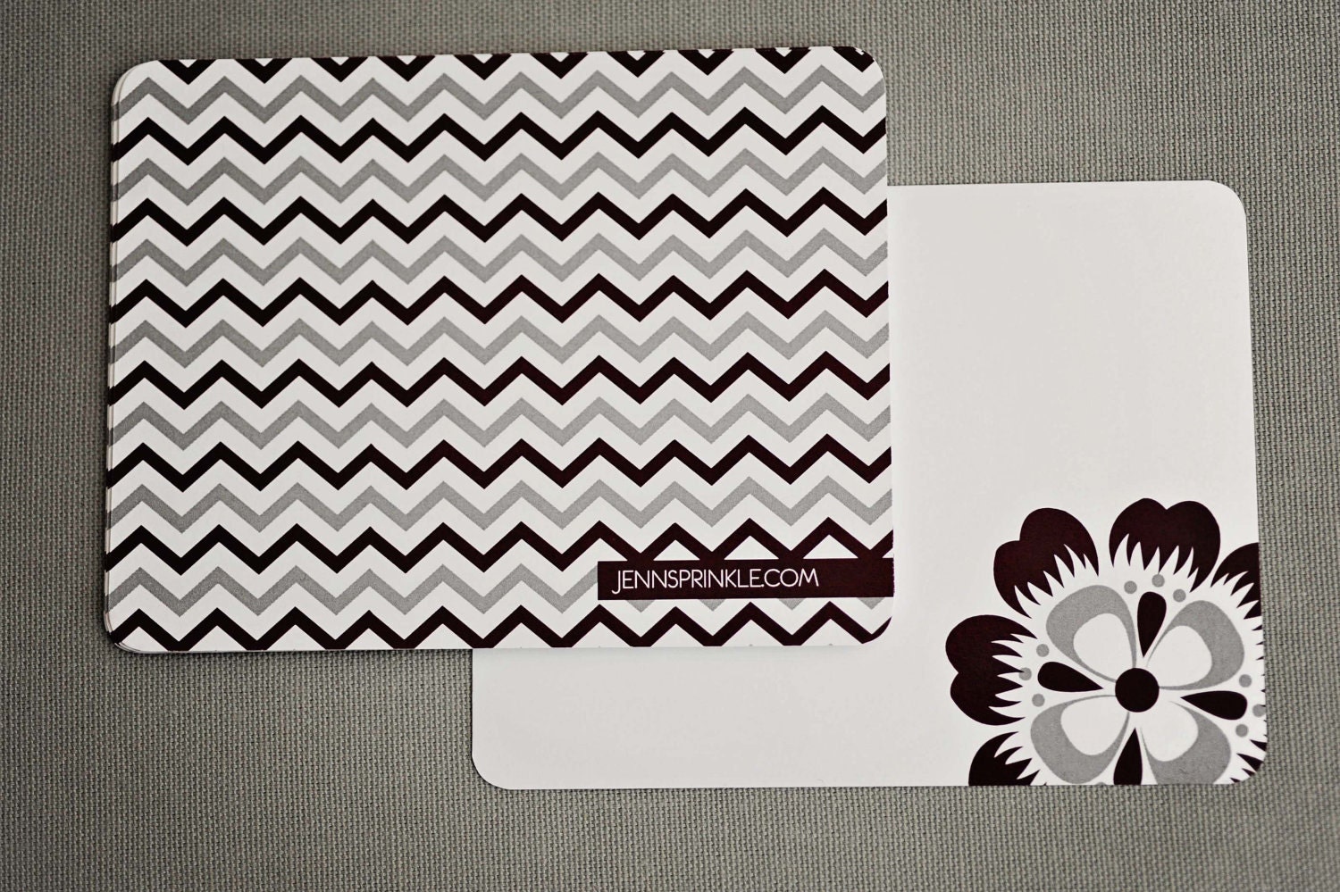 Set of 10 notecards with envelopes - Maroon & Gray