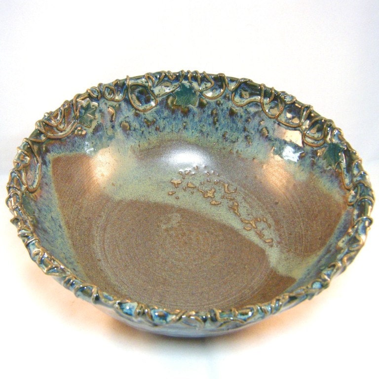 Grape Ivy Large Serving Bowl