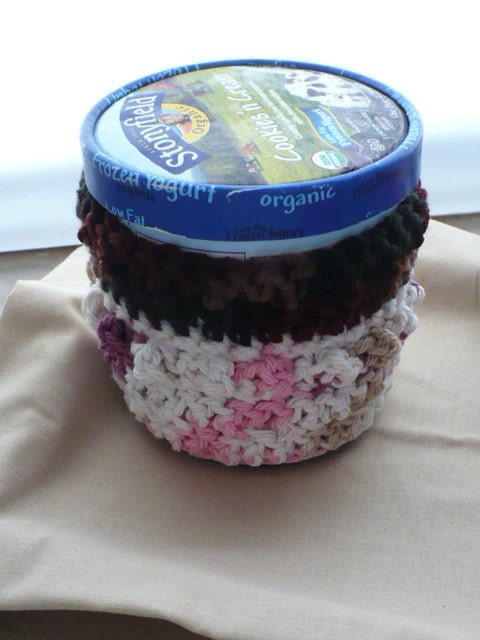 Pint Ice Cream Cozy - Yogurt Cozy - Chocolate Chunky Design - Bubbles