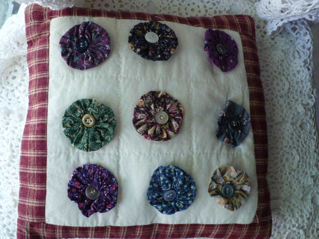Posies YoYo Pillow Cover-Appliqued Custom Order