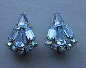 Sparkling Something Blue Arrowhead Shaped Vintage Earrings signed WEISS Pin Up Rockabilly Hollywood Glamour Vintage Rhinestone Earrings