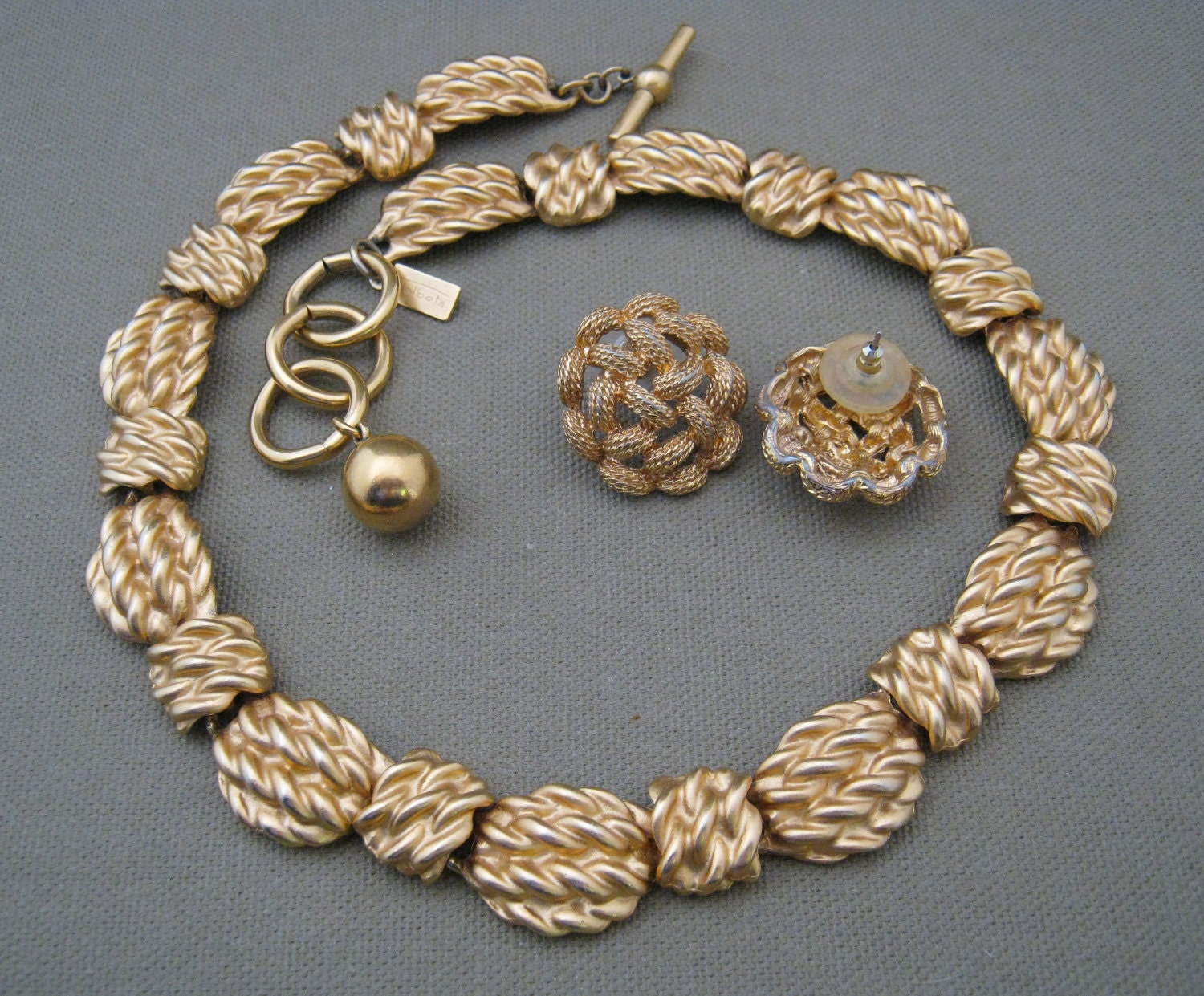 Chunky Talbots AK Signed Vintage Necklace