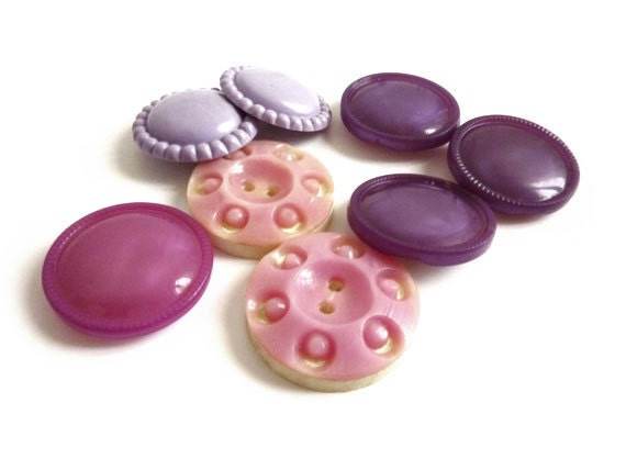 8 Vintage Buttons, Pink & Purple Mix Set Buttons - CelessaBazaar