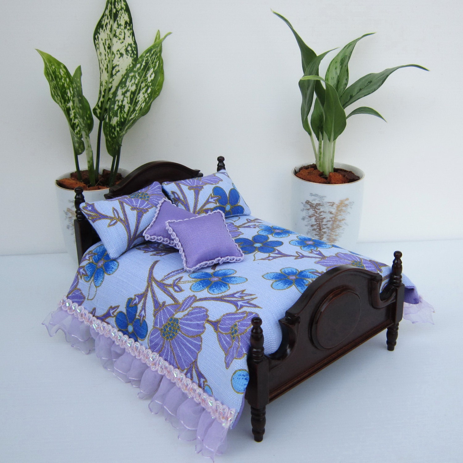 Miniature Dollhouse Floral Purple Lilac Flowery Bedding 1:12 scale for double bed