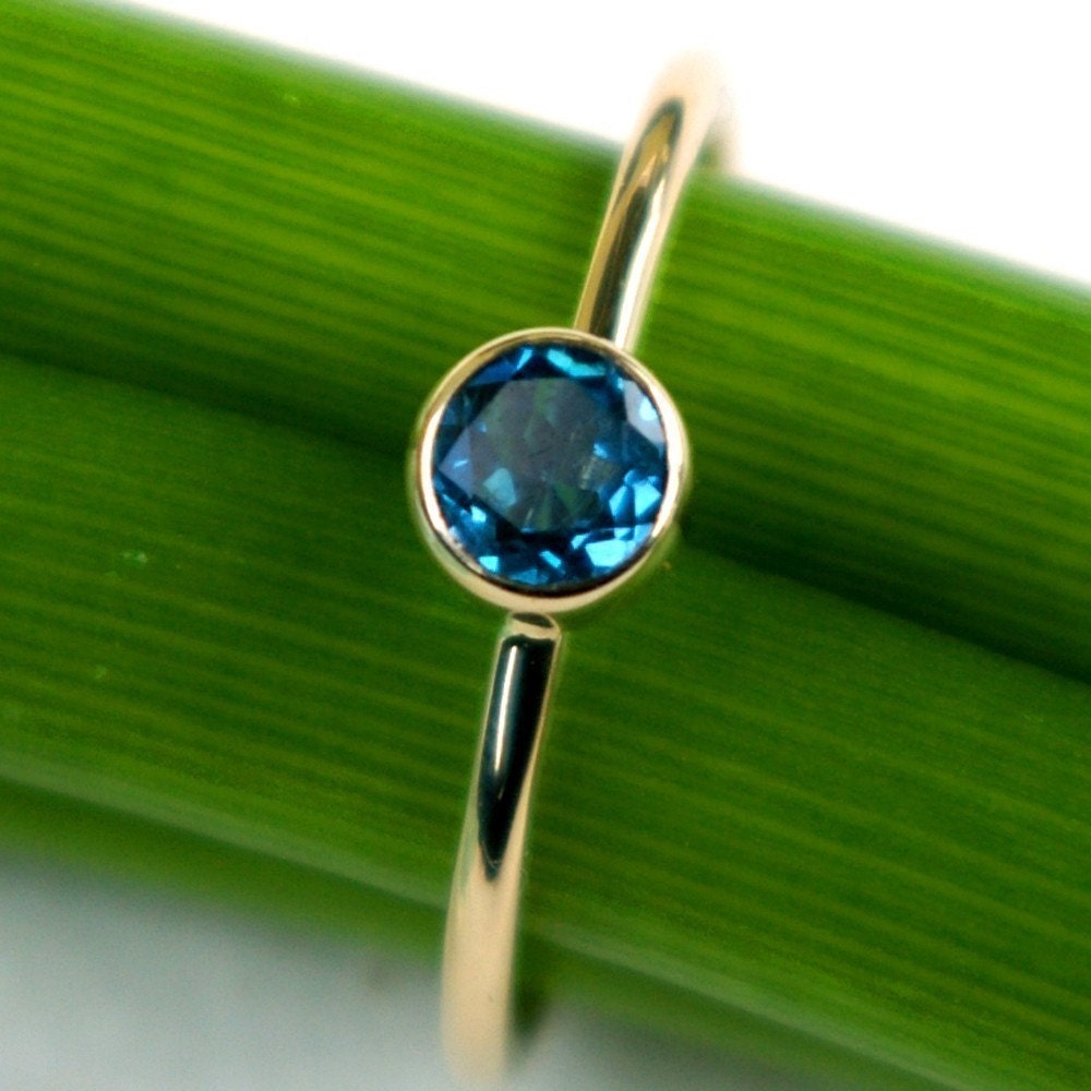 London Blue in Gold