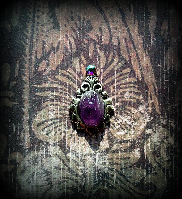 Purple Scarab Bindi