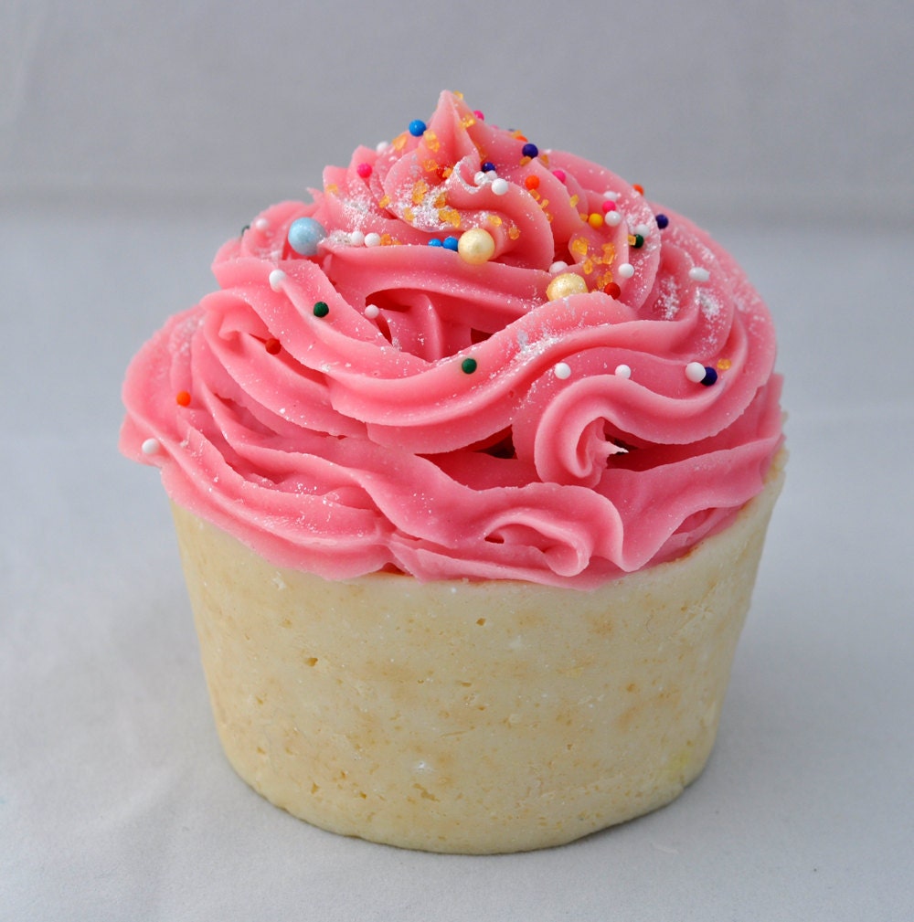 Happy Valentine Cupcake, Cold Processed, Vegan Friendly