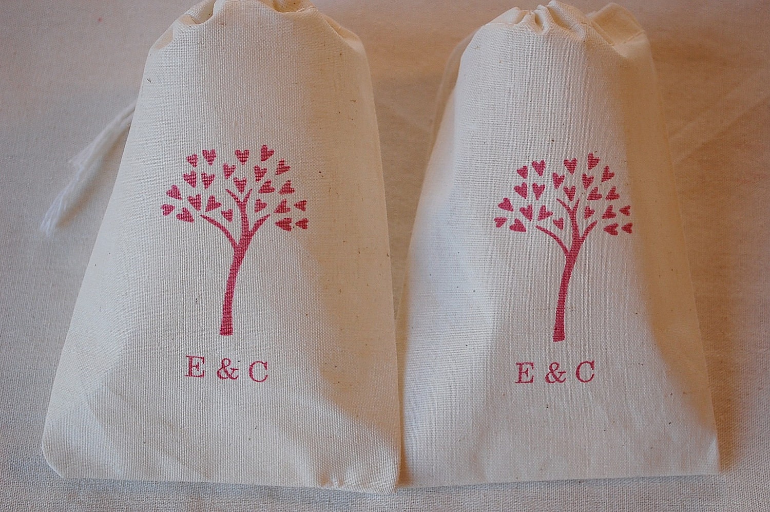 10 Personalized Organic Muslin Favor Gift Bags - Red Tree of Love with Initials 4x6 Great for Weddings Il_170x135