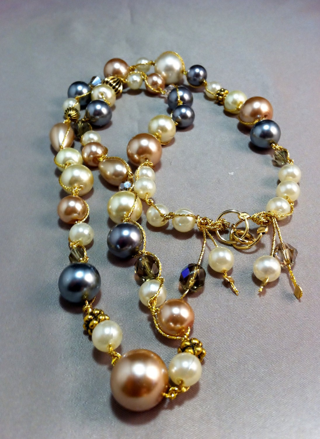 Metallic Gold Thread Wrapped Glas Pearls