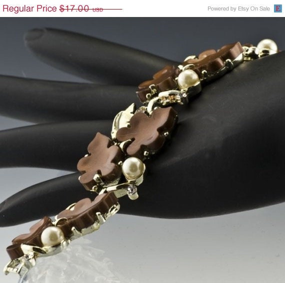Vintage Lisner Style Bracelet