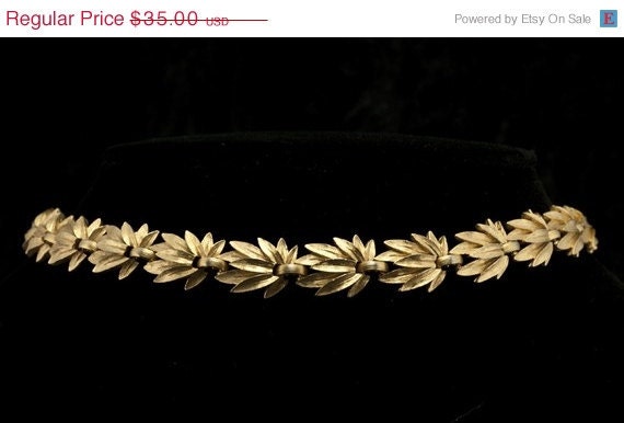 Vintage Trifari Goldtone Leaf Necklace