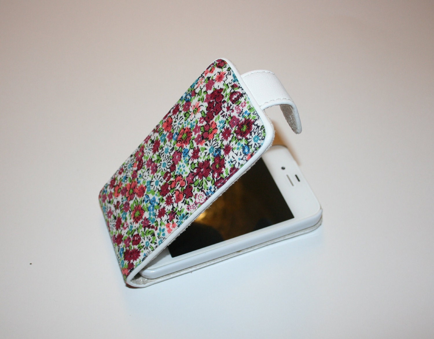 Liberty print, I PHONE 4 flip case, wallet,flip case,cover,skin cover,hard case,flower print,romantic,white,