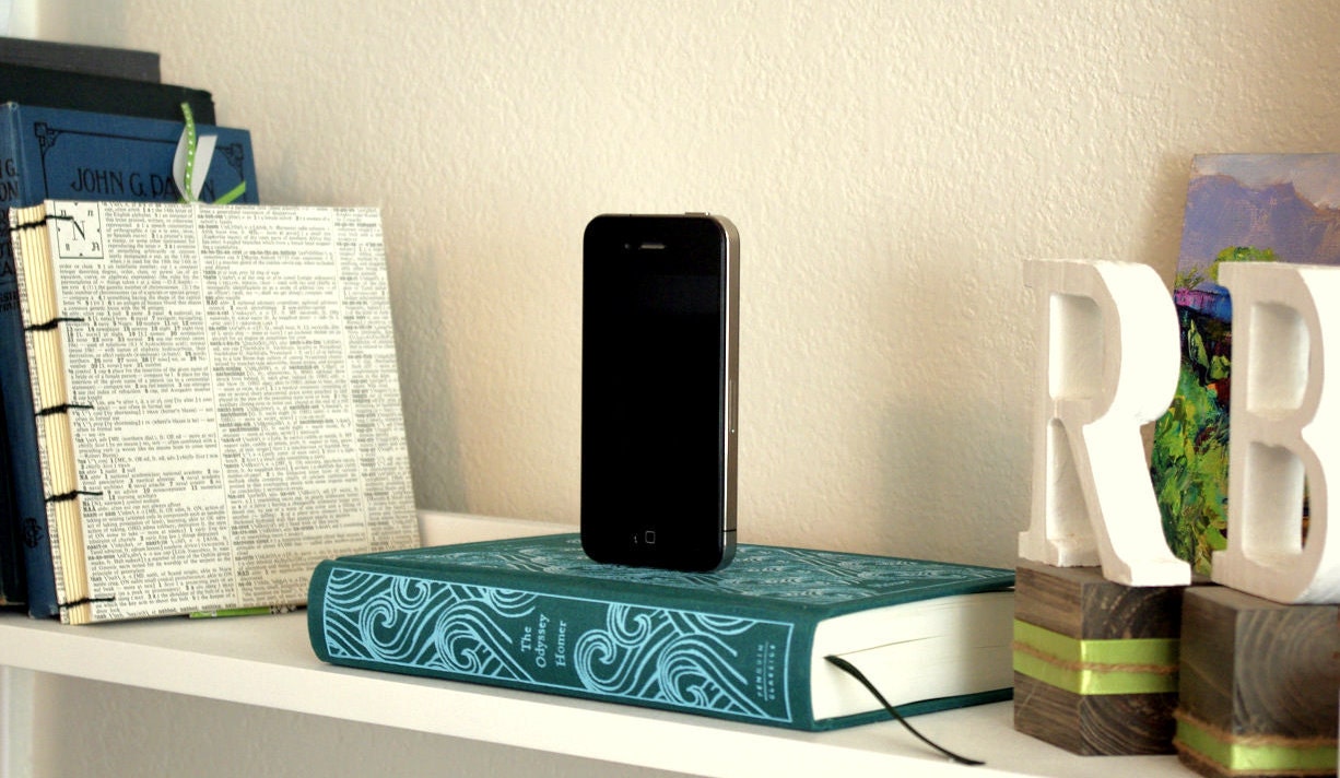 The booksi for iPhone and iPod - Homer's Odyssey Book Dock