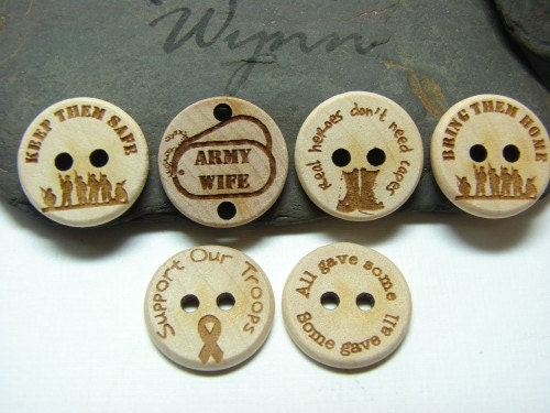 Set of 6 patriotic buttons