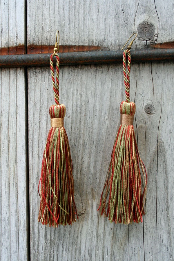 TASSEL EARRINGS - Gold/Red/Olivine