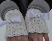 White fingerless gloves with satin bows and crystal button