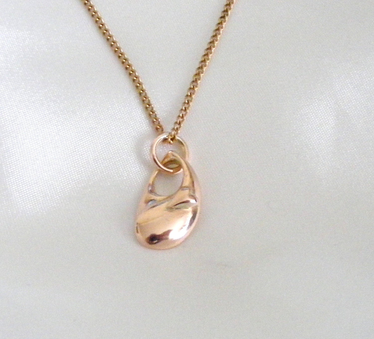 Solid 9ct/9k Rose /Red Gold Small Yin Pendant with heart - Necklace handmade