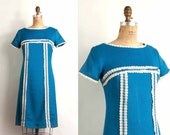 vintage 1960s dress / 60s blue linen and lace mod dress (small)