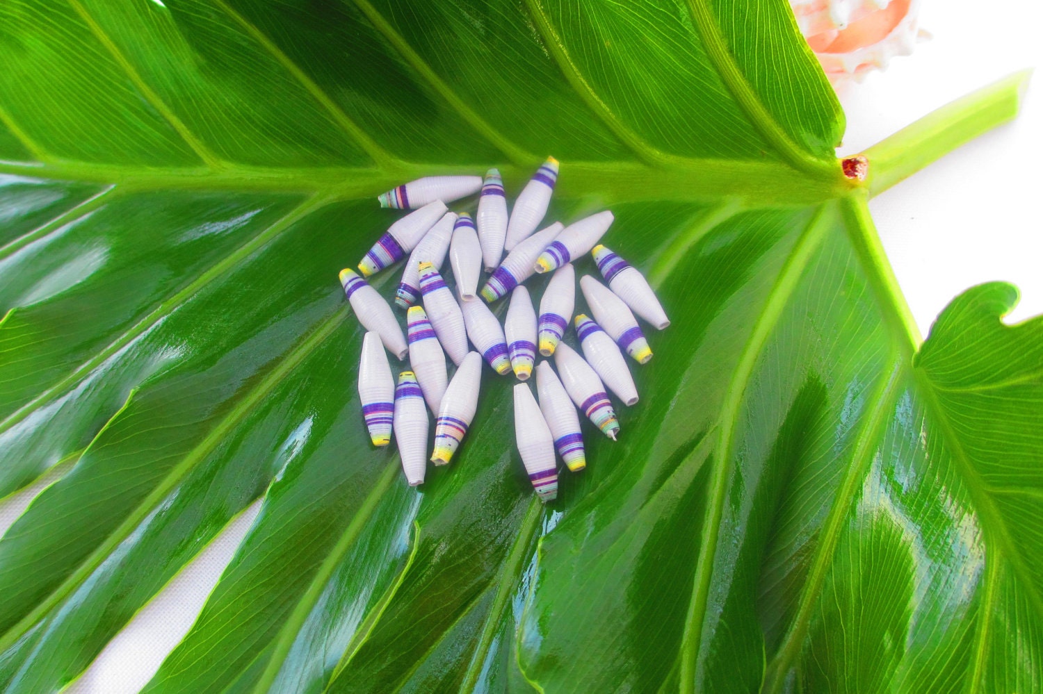 Crayola Tipped White Beads