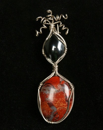 Brooch  Pendant Wire Queen No. 2   OOAK